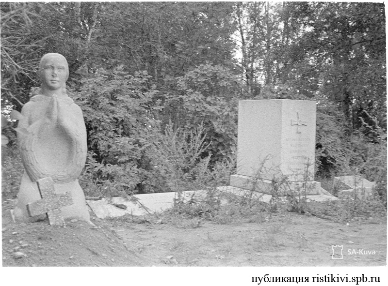 Памятник героям в Каукола был осквернен / Kaukolan sankaripatsas häväistynä Памятник героям в Каукола был осквернен / Kaukolan sankaripatsas häväistynä