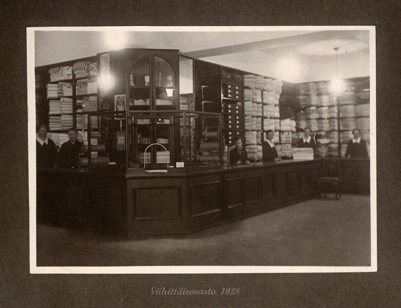      1928 