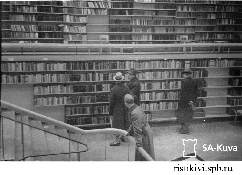 В библиотеке представлены финские и русские книги / Kirjastotalossa katsellaan suomalaisia ja ryssäläisiä kirjoja В библиотеке представлены финские и русские книги / Kirjastotalossa katsellaan suomalaisia ja ryssäläisiä kirjoja