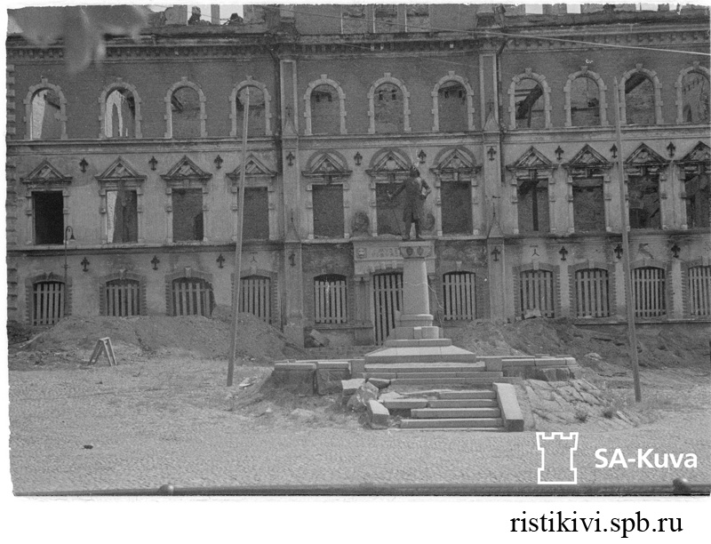 Посещение венгерской делегацией Выборга и Суммы. Уничтоженный музей был также осмотрен / Unkarilaisten vieraiden käynti Viipurissa ja Summassa: Tuhoutunut museo oli myös katselemisen kohteena Посещение венгерской делегацией Выборга и Суммы. Уничтоженный музей был также осмотрен / Unkarilaisten vieraiden käynti Viipurissa ja Summassa: Tuhoutunut museo oli myös katselemisen kohteena