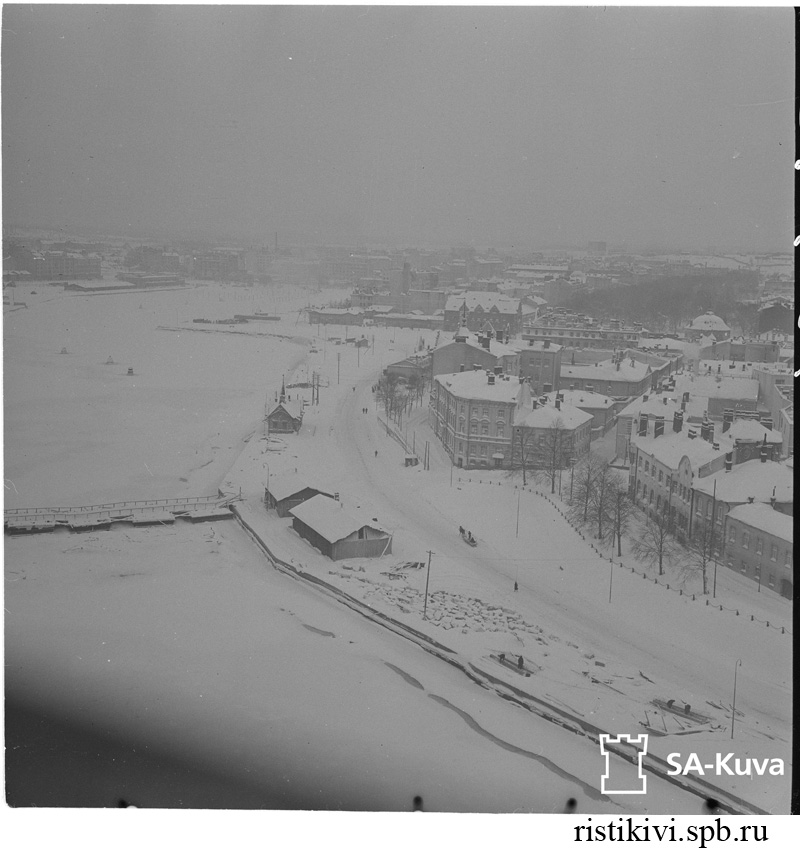 Панорама города с башни замка / Panorama Linnantornista kaupunkiin Панорама города с башни замка / Panorama Linnantornista kaupunkiin